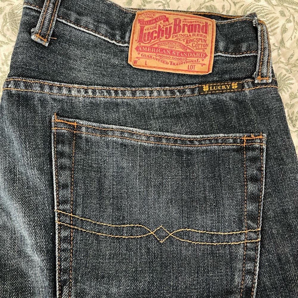 Like new 34x32 mens jeans.  Lucky brand.